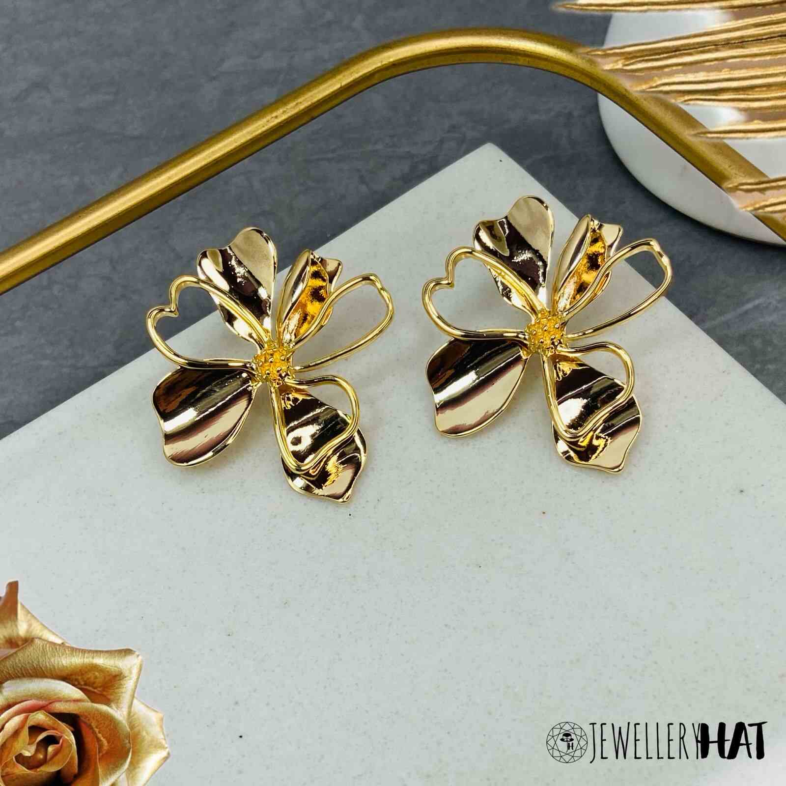 Simple Latest Design of Gold Earrings - Main Image