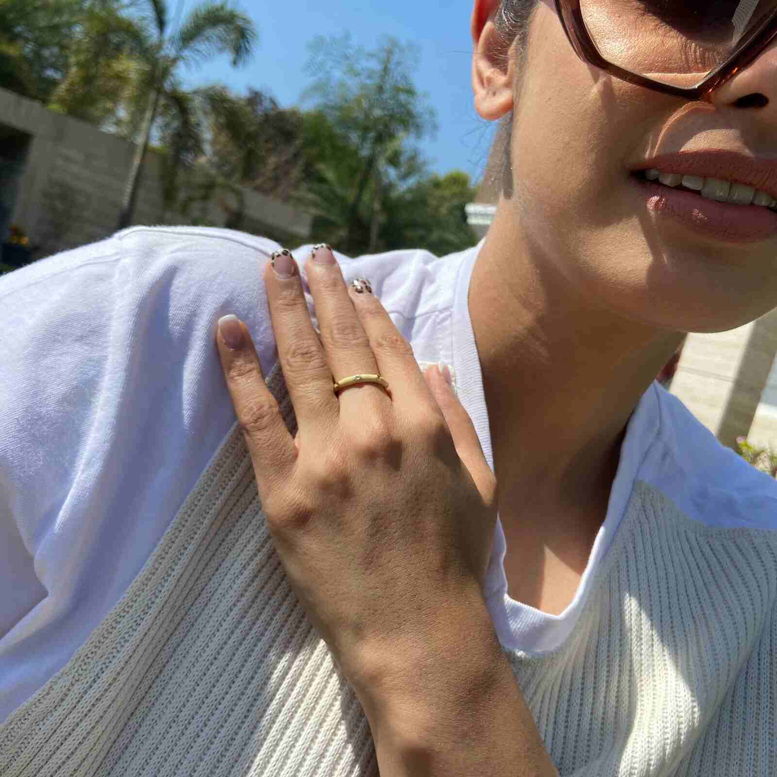 Artificial Gold Rings