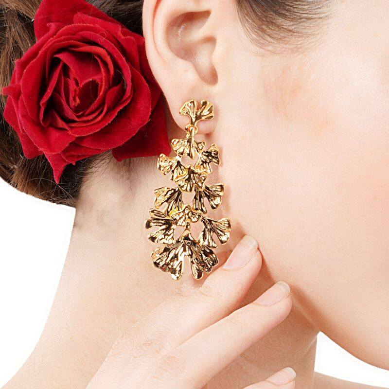Silver Plated Artificial Imitation Jewellery Marun Color Floral Design Stud  Earring