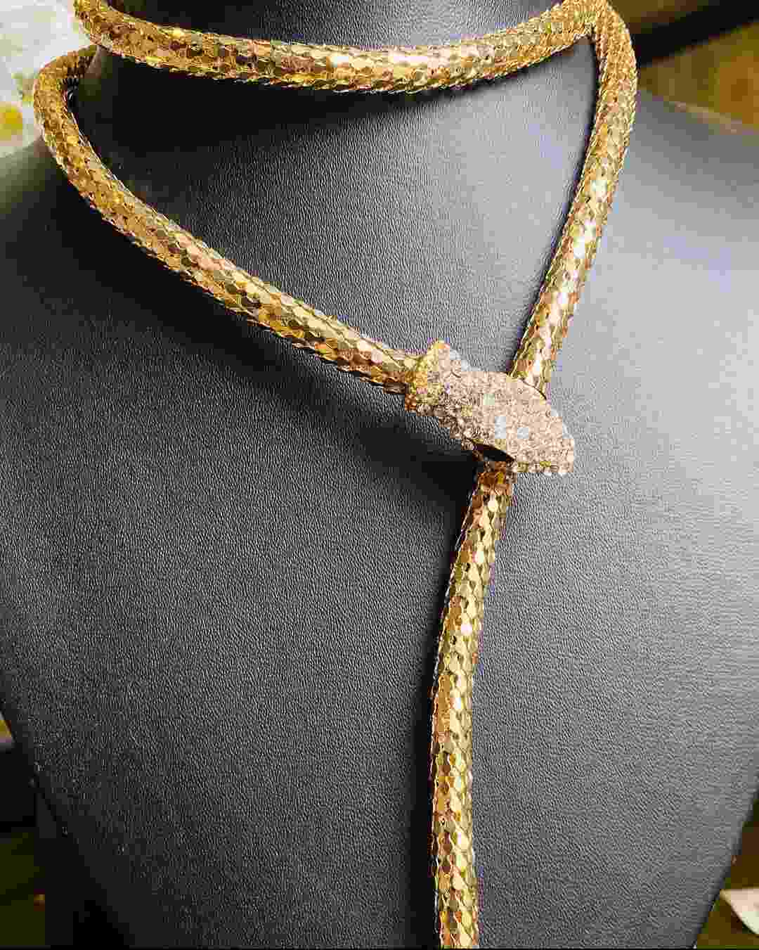 Rubans Voguish Gold Toned Link Style Serpent Chain With Zircon Stones