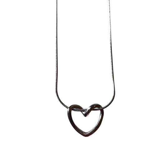 Jewellery Hat Silver Heart Pendant Necklace, Dainty Chain, 24 cm, Simple Love Design, Anti Tarnish, Water Resistant, Lightweight, Gift Packaged
