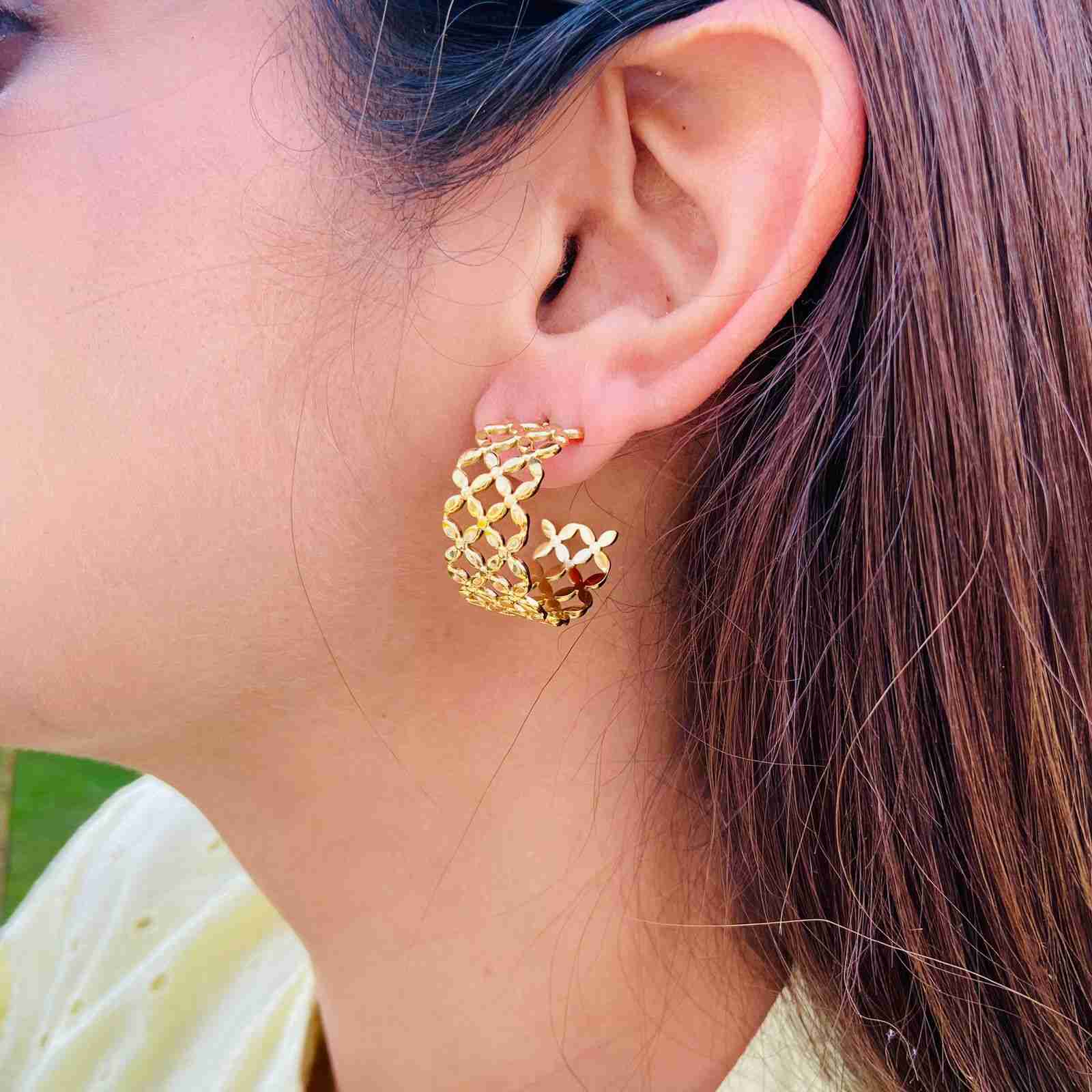 Sona Ka Kan Ka Jhumka Photo Kan Sone Ke Earrings Sone Ka Kan Ka