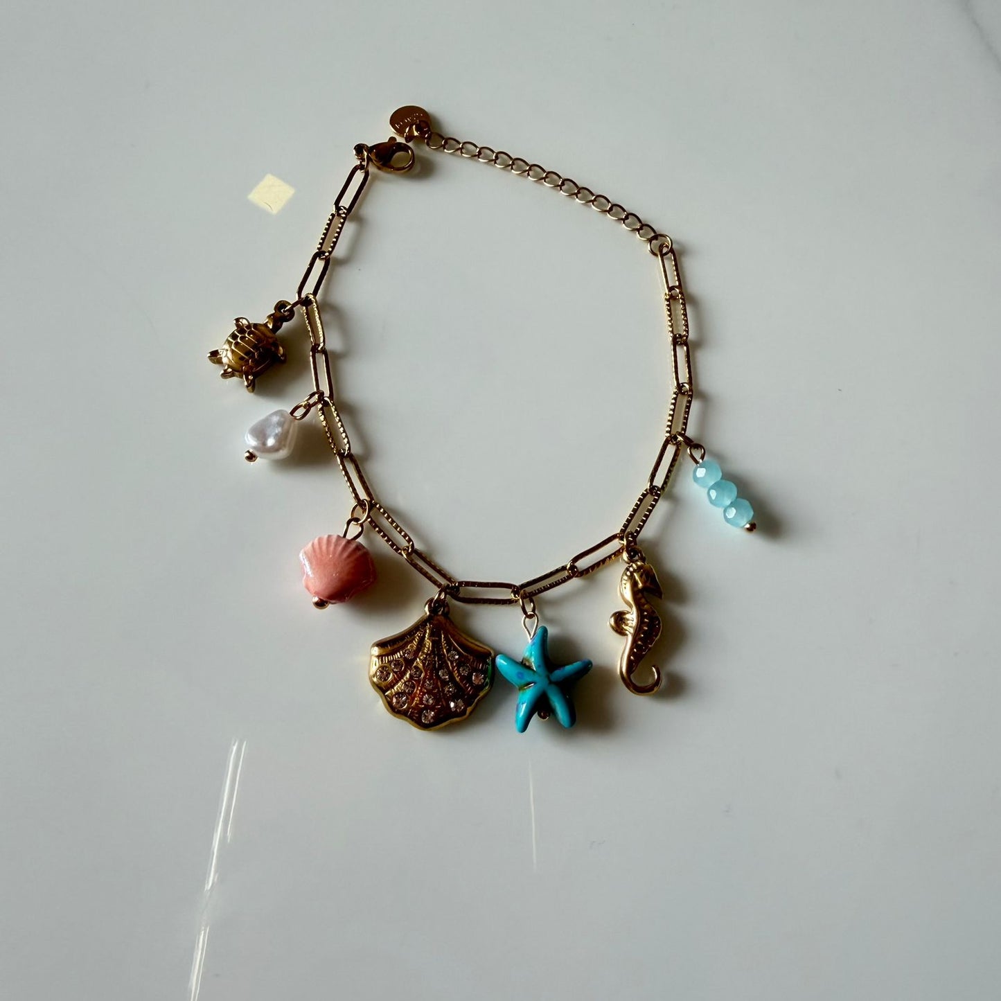 Ocean Charm Bracelet for Women, Stylish Sea Life Theme with Turtle, Seahorse, Starfish, Shell and Pearl Charms