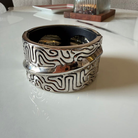 Stylish Metal Bracelet for Women with Engraved Pattern Design, 7.3 cm, Anti Tarnish, Water Resistant, Lightweight, Gift Packaged